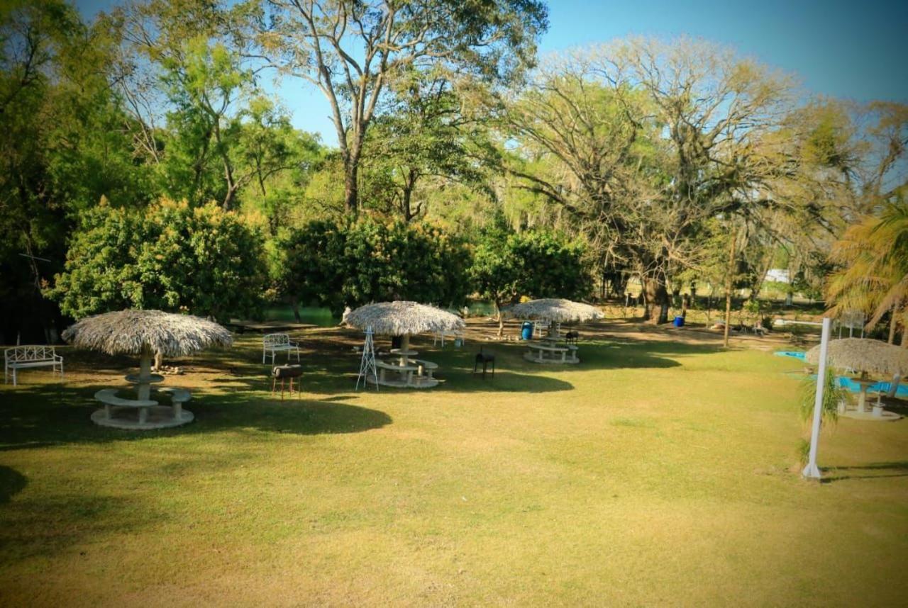 Hotel Y Restaurante El Texano Tamasopo Kültér fotó