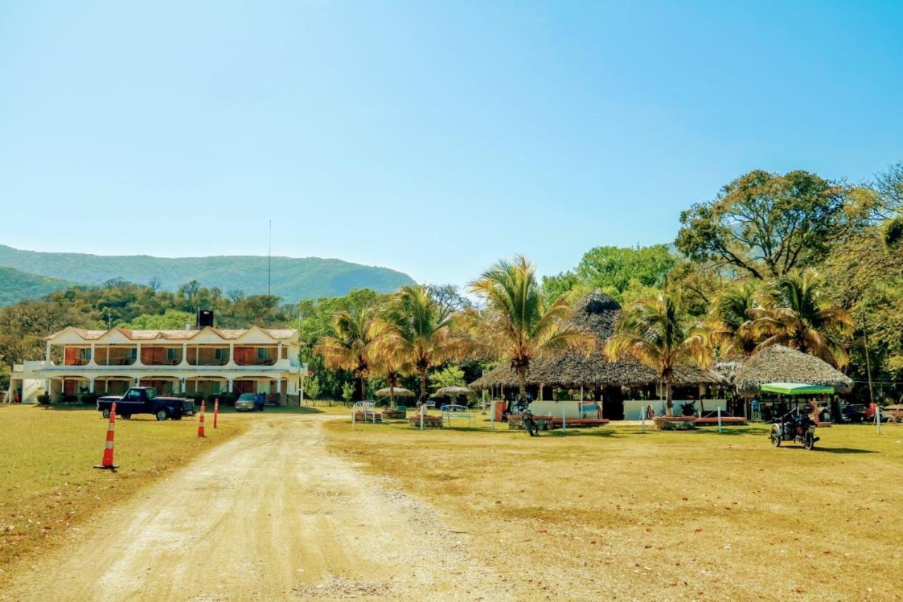 Hotel Y Restaurante El Texano Tamasopo Kültér fotó